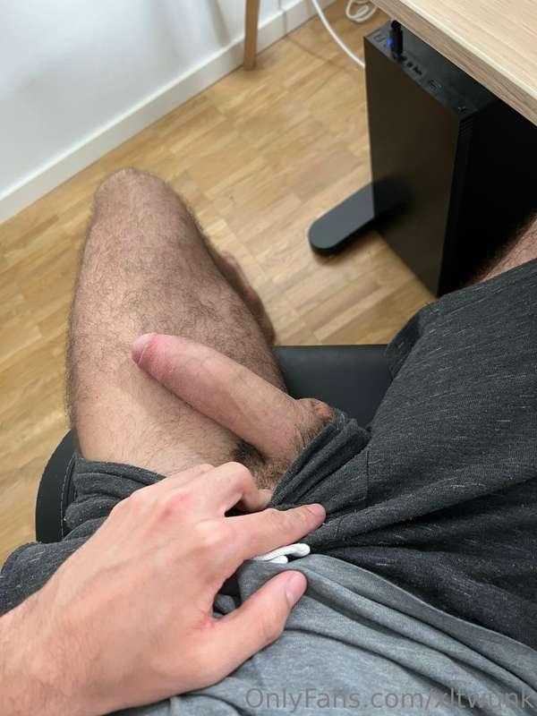 Peek-a-boo 😏