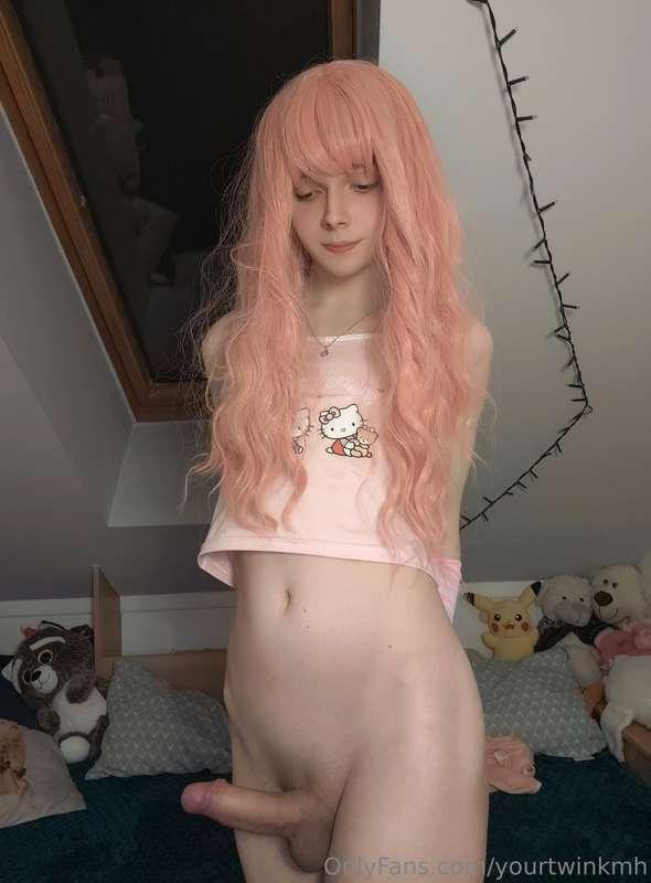 Do I look like a breedable and suckable femboy? :3