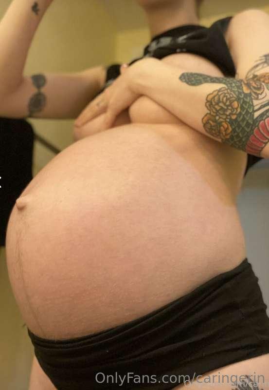 Great big belly 💙

Click the Link to see this Full Photo Set..