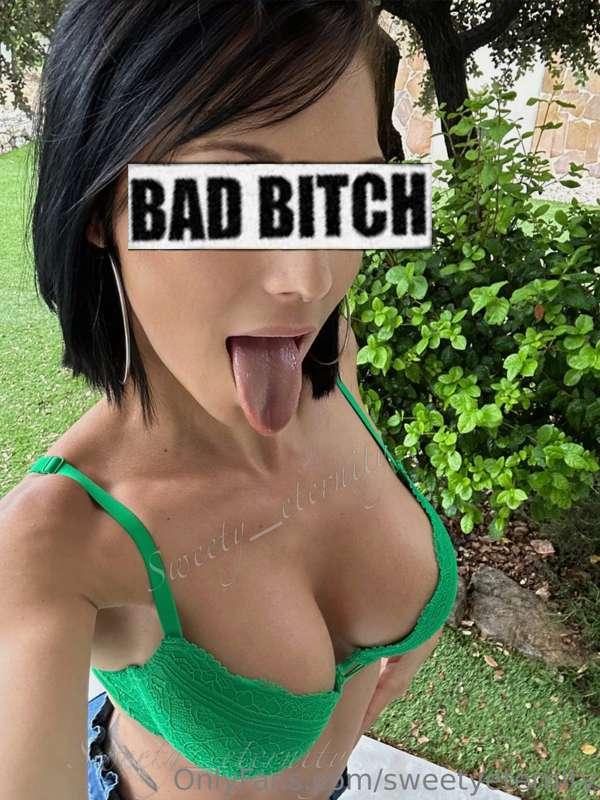 What would you put in my mouth? 🍆🥵🫦 
I show my face on my VI..