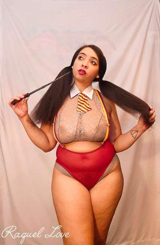 Having a lovely time up here at Hogwarts on the Moon 😘