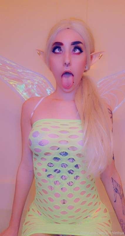 💦🧚‍♂️ would you swipe left or right on Tinderbell? 🧚‍♂️💦
