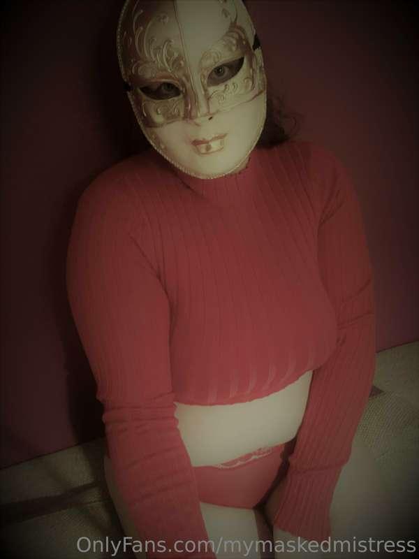 Preparing for christmas by wearing red clothes and lingerie ..