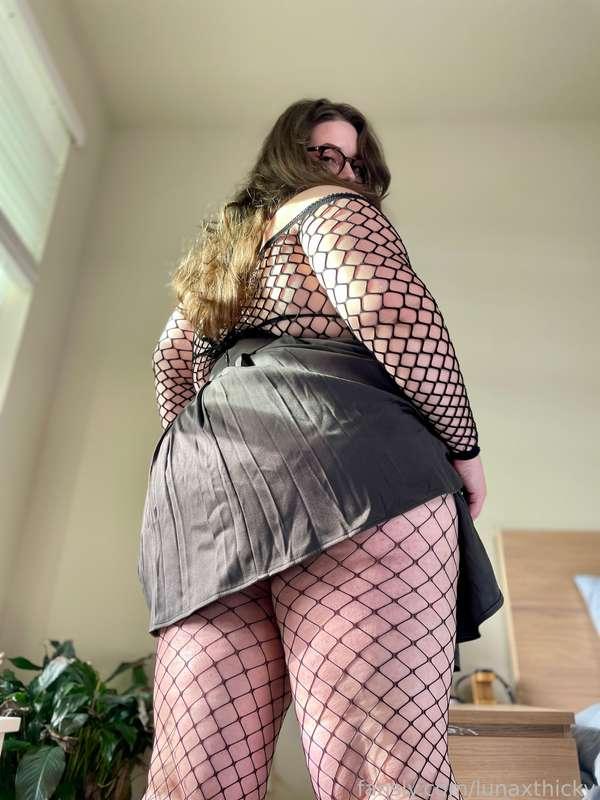 Tip this post if you agree that Fridays are for fishnets + fat pussy 😇

#fyp #bbw #chubby #fishnet #ass #booty #bigass #pussy #fatpussy #brunette 