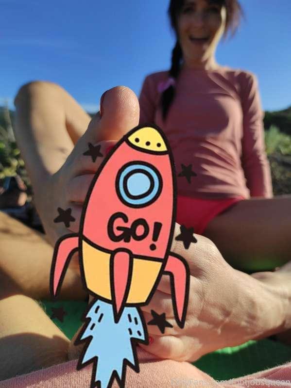 Outdoor foot fetish 👣 I'm showing off my feet and playing wi..