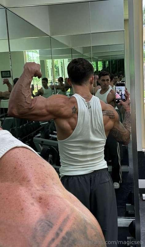 Pushing this physique further 💪