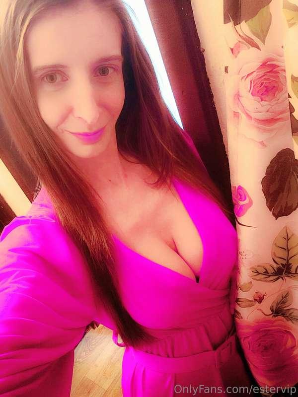 Wanna see more? Slide into my DM’s baby.😈💦
