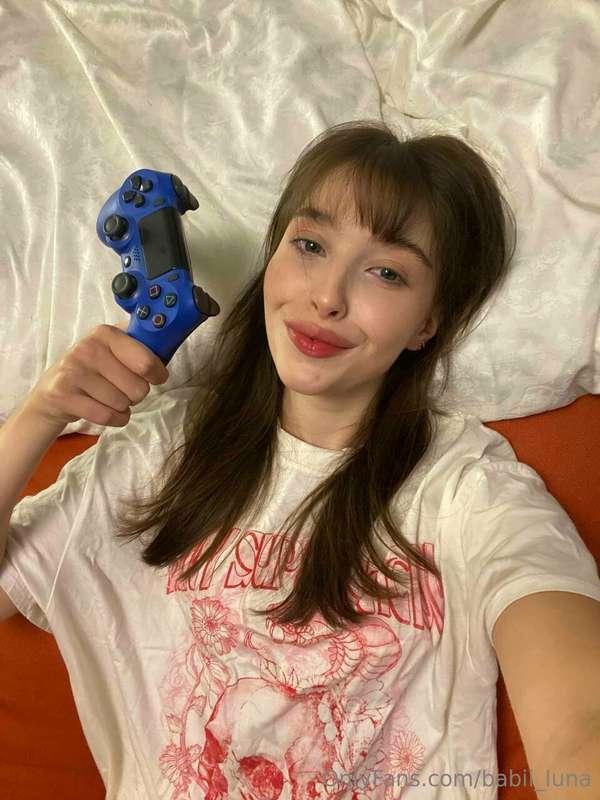 Shall we play? I can kick your ass in FIFA😈😂