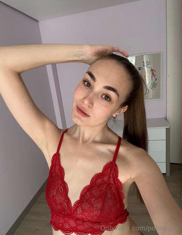 This babe 💕 @alisa_me 💞She may look sweet and innocent, but ..