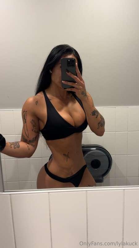 ur fav gym girl
