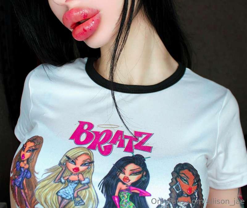 Lips after injection, perfect lip volume and favorite t-shir..