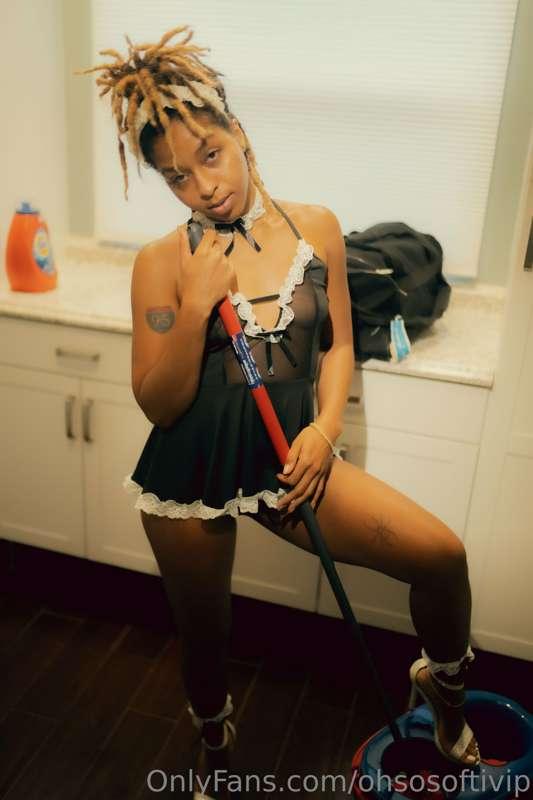 Let me clean up your cock with my mouth🤤
