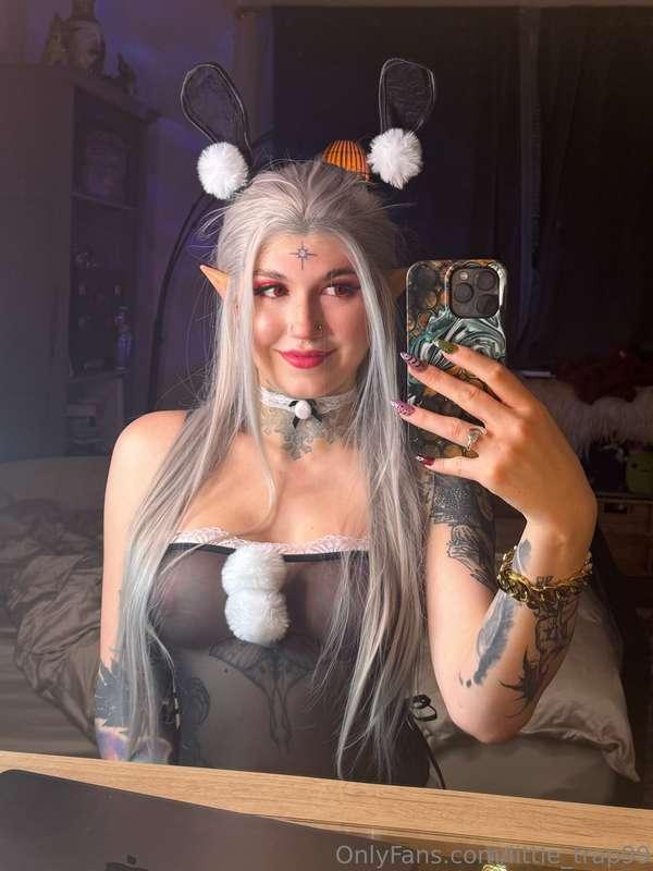 Waiting to be your little bunny🤭