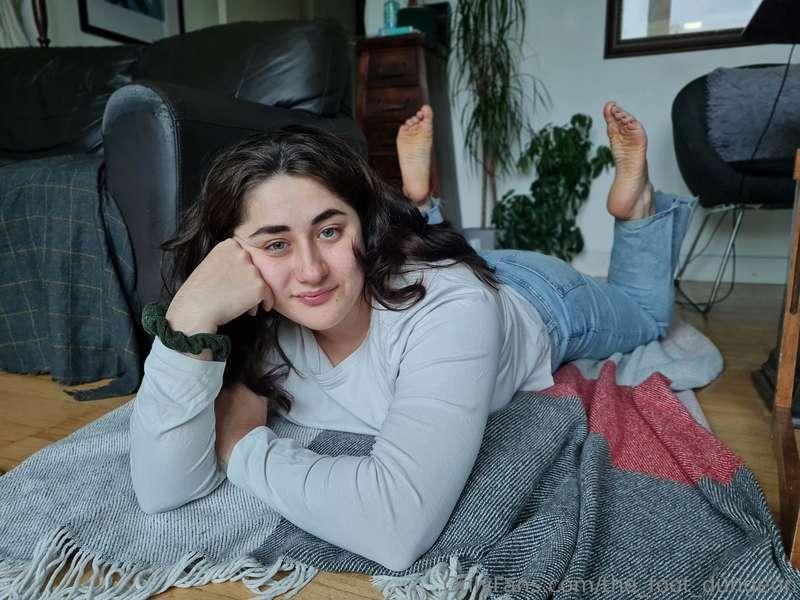 I'm a 21st century fox, you're just my little foot pet. 