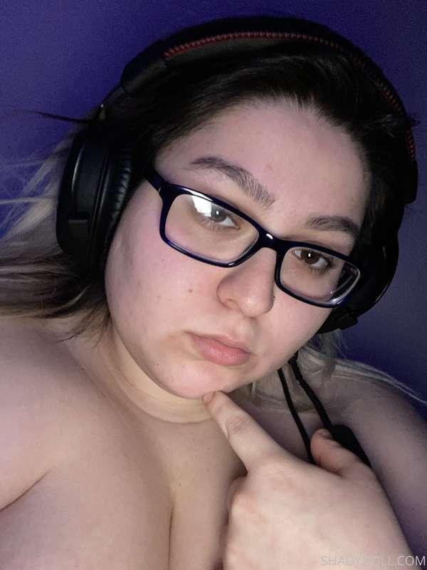 LIKE if you’d fuck me while I play fortnite 😻😈💦
Tip if you’d..