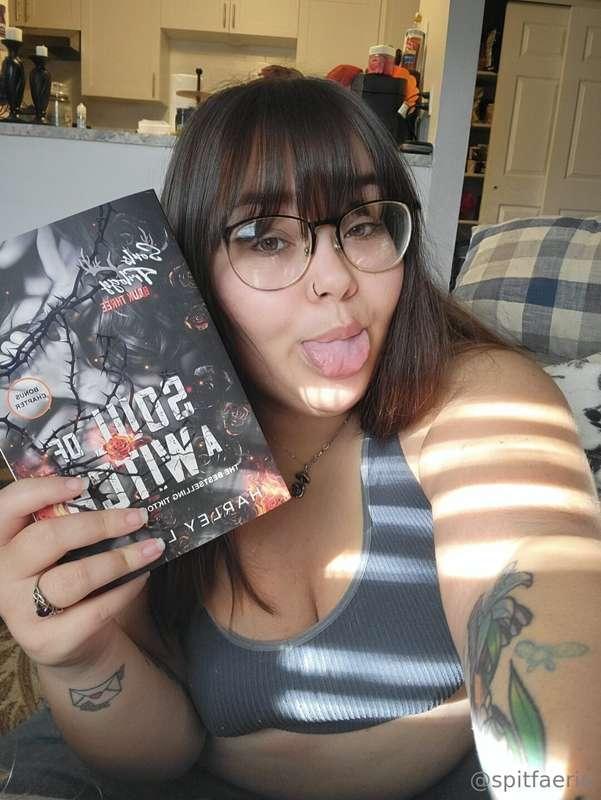 can't talk right now, reading smut about a demon who likes p..
