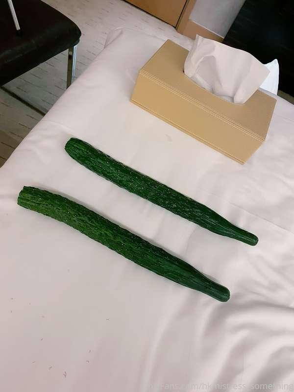 一路 用青瓜黎插你   一路叫你食返佢～  唔食？ 咁就唔插啦！  啊～  又咁講呀～你咁賤～我就唔信你唔食啦..  為..