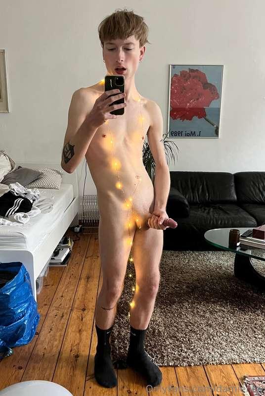 damientw image #1
