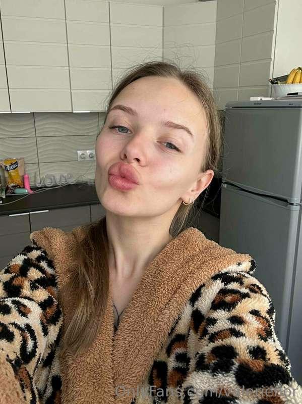 Send you a lot of kisses 🥰🥰🥰 Сatching?