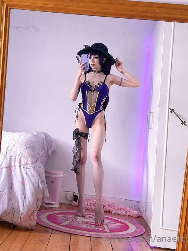 Wanna come on a beach date with Mona?😙💖

Some of my fav phot..
