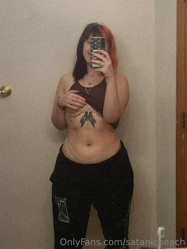 satanicpeach image #2