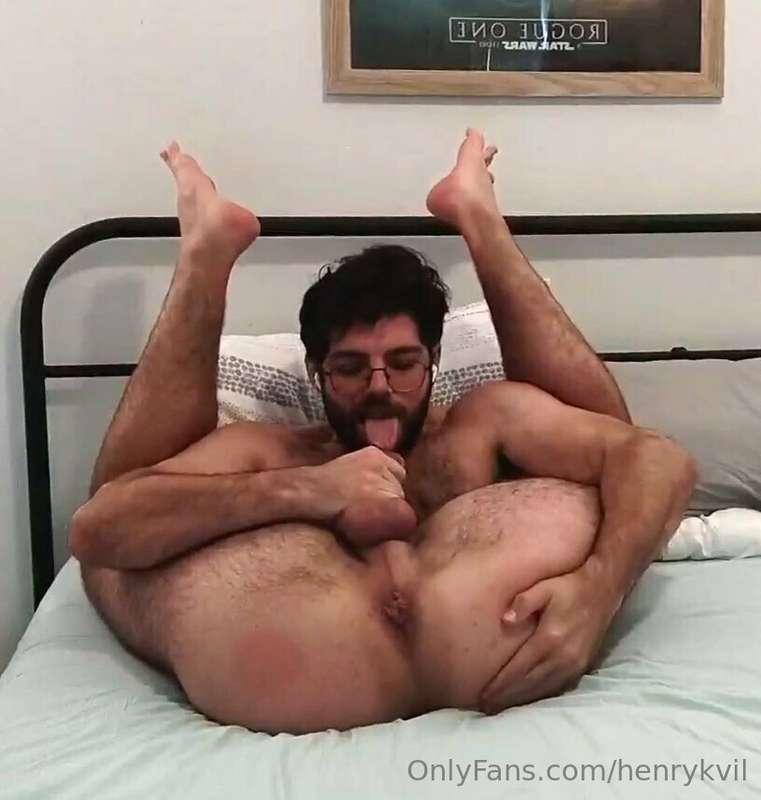 henrykvil image #4