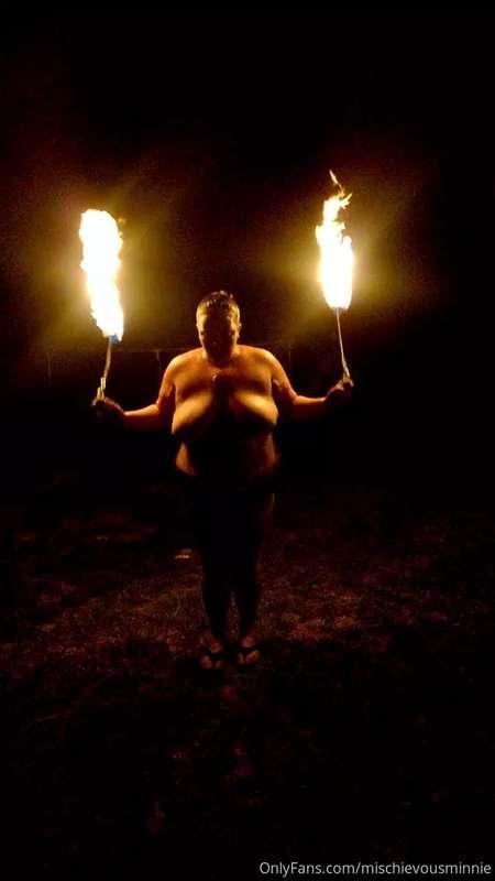 I really enjoy playing with fire!  It's hawt!  If fire video..