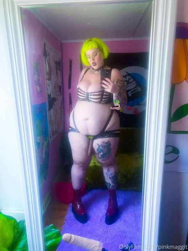 I’m ready to be worshiped completely.