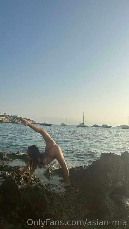 salt water heals everything😍 do you like to stretch with me?..
