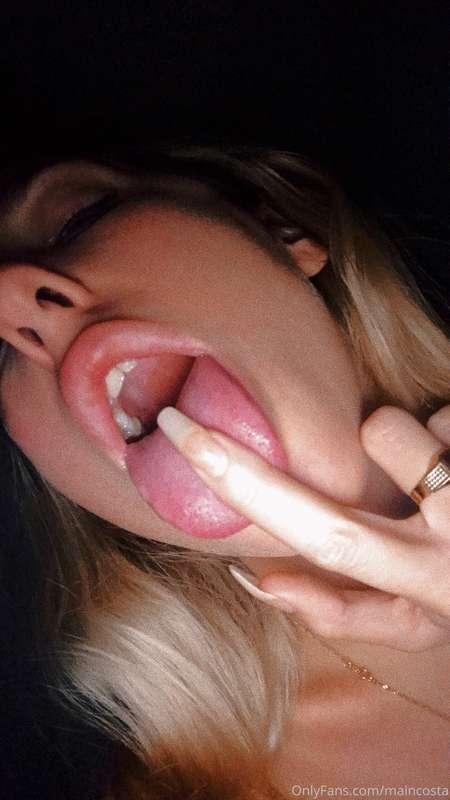 Aquí papi👅🥰