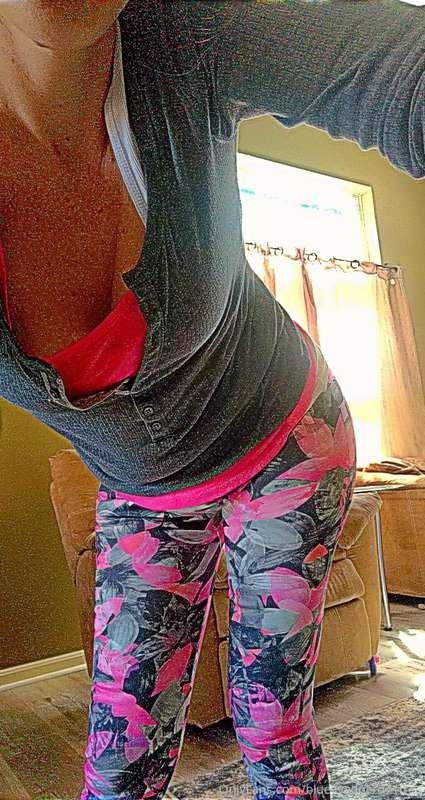 Me in leggings 🤭🤭🥵