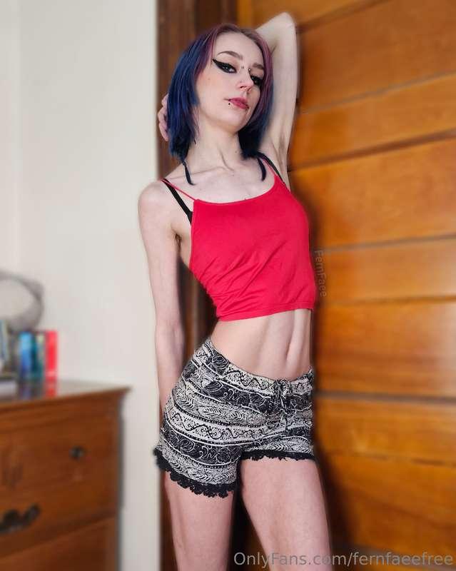 It's finally shorts and crop top season again ❤️