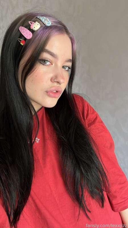 i love hair clips so much^^ aren’t they cute?😝

#selfie #cute #egirl #young #natural #longhair #biglips 
