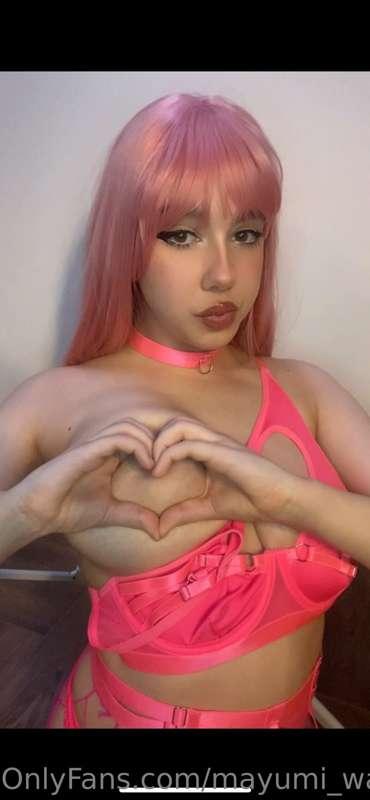 Pink floss candy cosplay 💗 my bra fell off few times oops 🙊