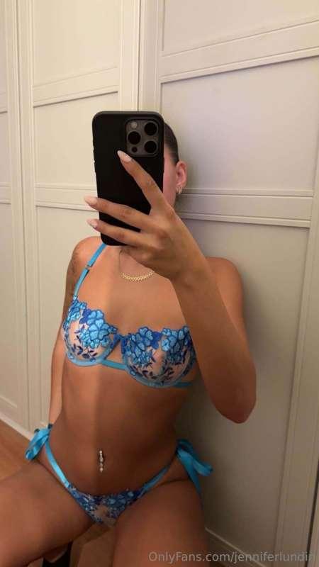 Im Blue da ba di da badae 💙 