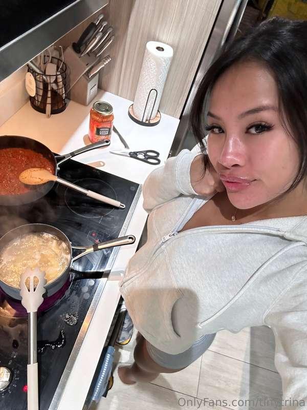 Find a girl who can cook as good as she looks 💪🏻