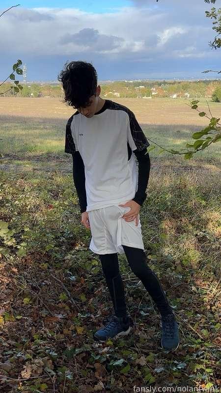 I'm horny when I come home from sport... So if you find me out there... 😇