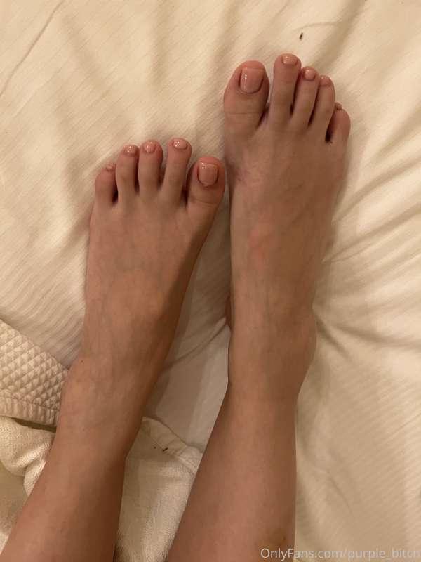 Are there feet lovers?