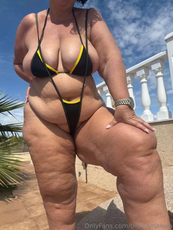 Slide my bikini off nice and slow 😜