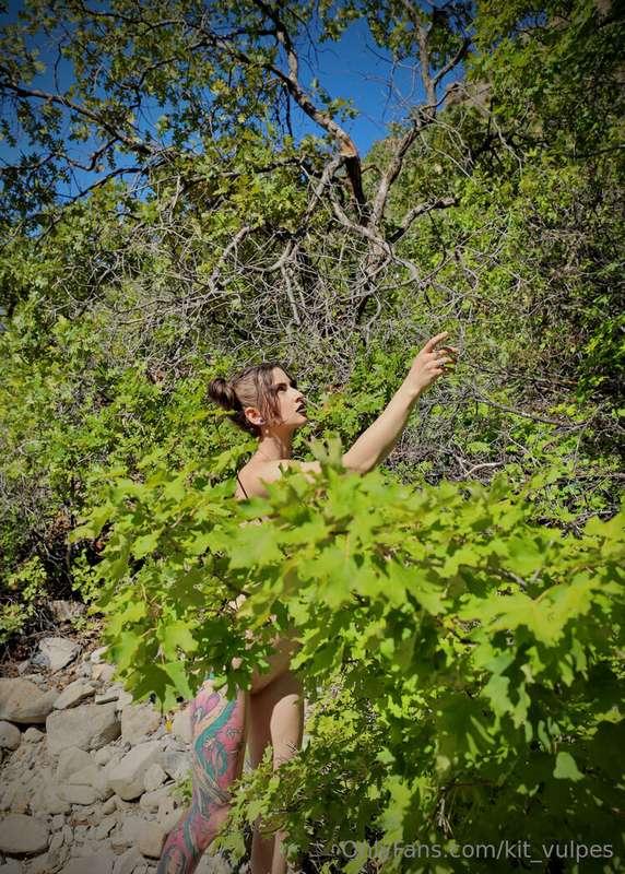 Reaching out to grab your lucky charms 😘🍀🧧