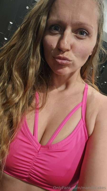 Heard this set might brighten your day 💖💗 had to check those..