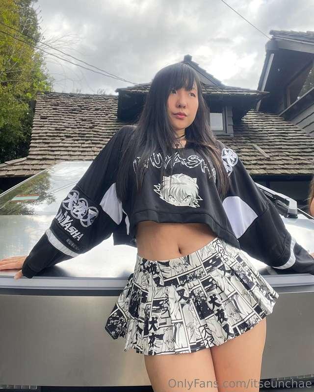 I'm not used to seeing me wearing only black and white 🙈 Do ..