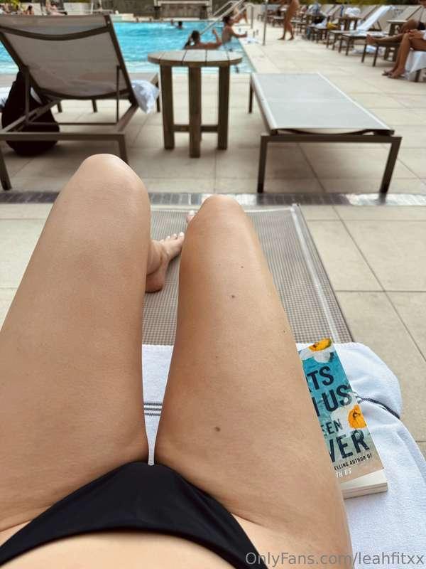 I adore my long legs you can put something between here 🍆🤭