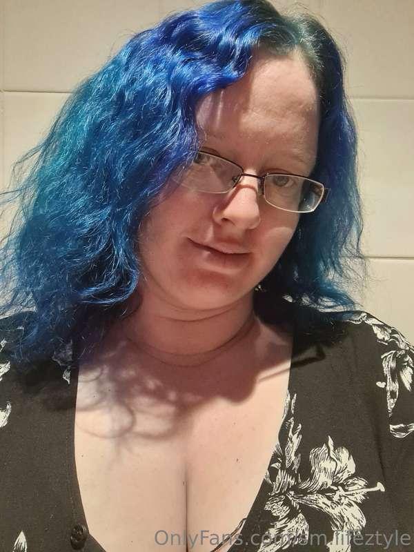 Nothing special just fresh colour.
Can't wait to get my hair..