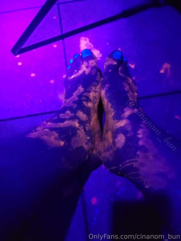 Would you cum all over my feet?