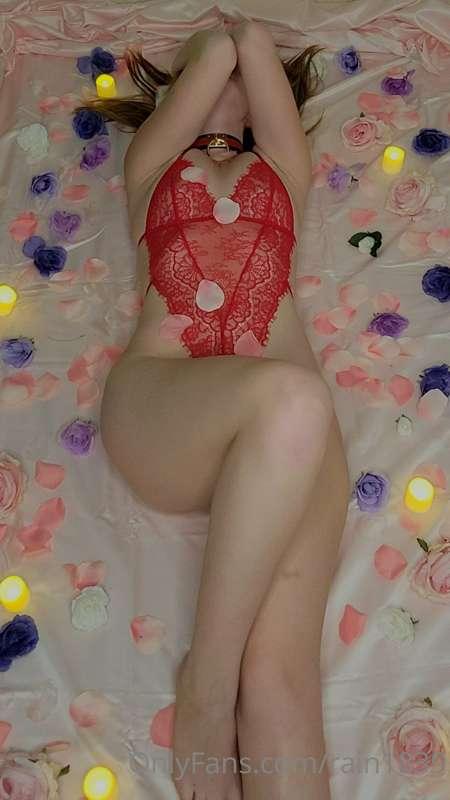 Valentines is right around the corner 💗💜 would anyone be int..