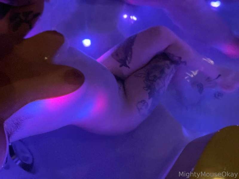 🥳🥳🥳 Wanna see something specific? Any fun requests for outfi..