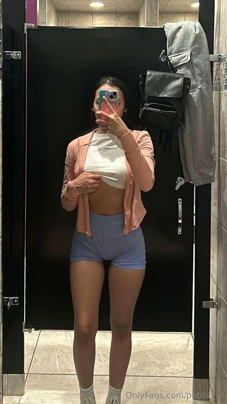 Naughty gym pics pt 2 😇💖