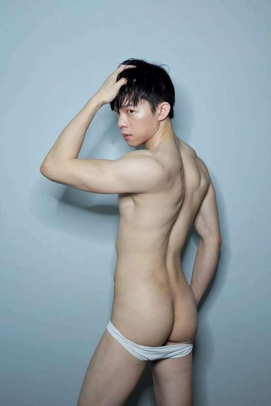 Photographed by Tang Tah Thai photographer and makeup artist