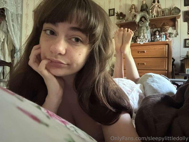 sleepylittledolly image #1
